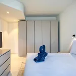 アパート Luxury 1-bedroom At Mercury *