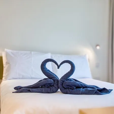 Luxury 1-bedroom At Mercury *