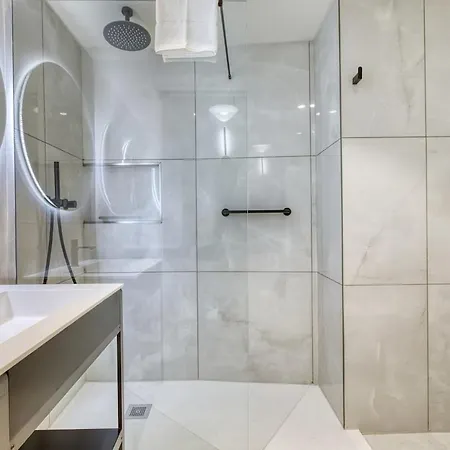 Luxury 1-bedroom At Mercury Appartement *