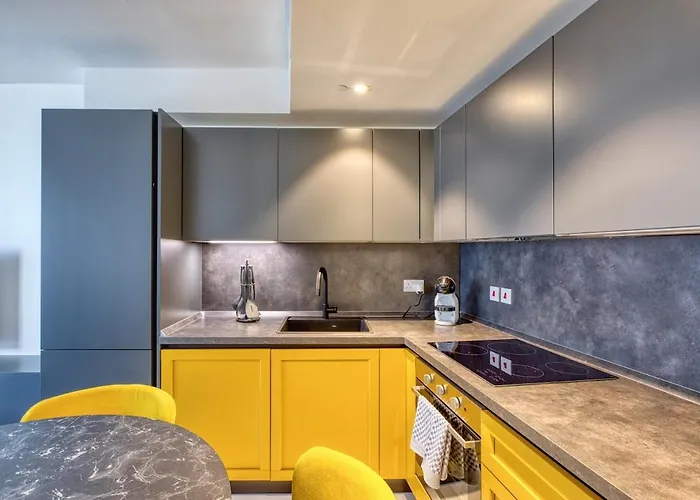 Luxury 1-bedroom At Mercury Appartamento San Giuliano